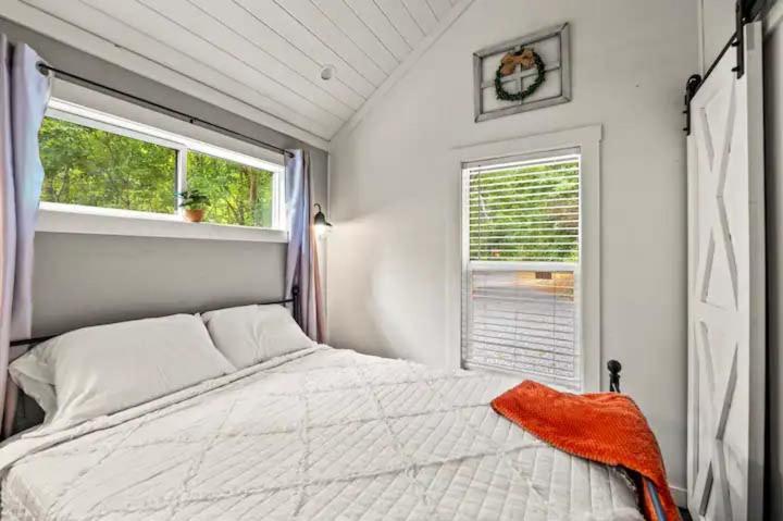 Vila Crescent Moon Cabin Sevierville Exteriér fotografie